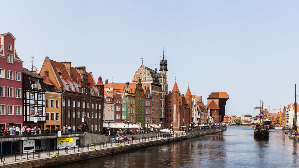 Calle_Dlugie_Pobrzeze,_Gdansk,_Polonia,_2013-05-20,_DD_05