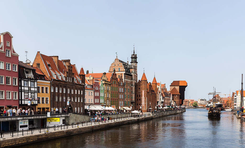 Calle_Dlugie_Pobrzeze,_Gdansk,_Polonia,_2013-05-20,_DD_05